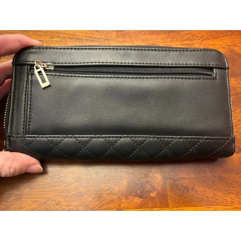 Guess Black Quilted Zip Wallet Wristlet Est 1981 Logo Organizer‎